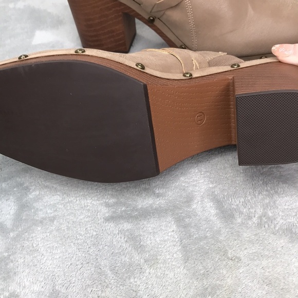 Mia Taupe Man Made Uppers Clogs Size 11 NWOT - Picture 7 of 11